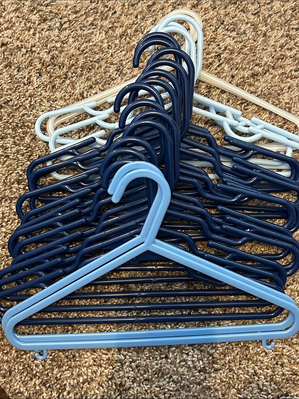 🩶5/$30 Assorted Plastic Clothing Hangers - Baby Toddler Little Kids Sized